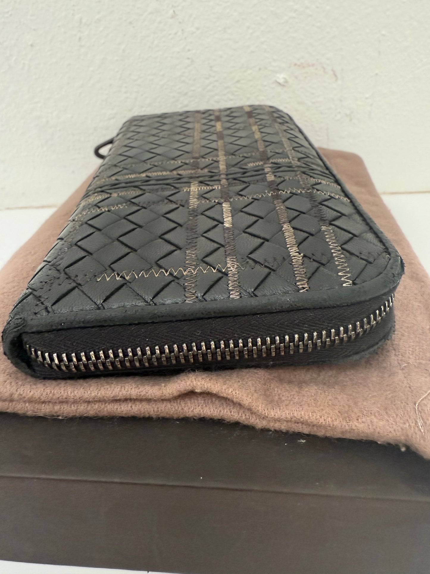 BOTTEGA VENETA Anthracite Black Weave Intrecciato Zip Long Continental Wallet
