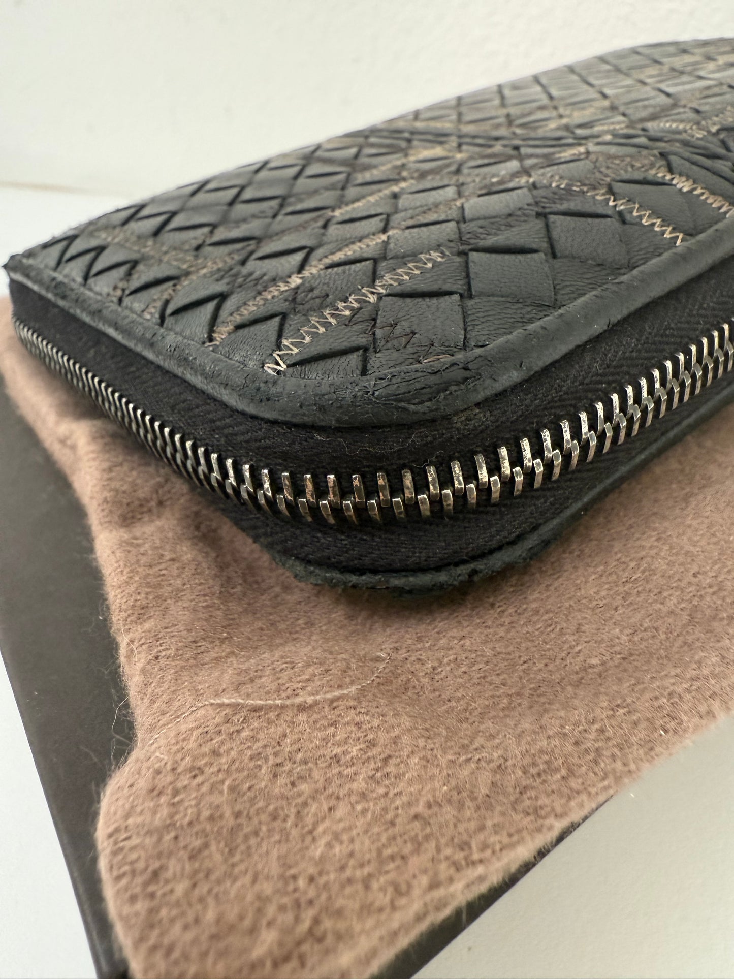 BOTTEGA VENETA Anthracite Black Weave Intrecciato Zip Long Continental Wallet
