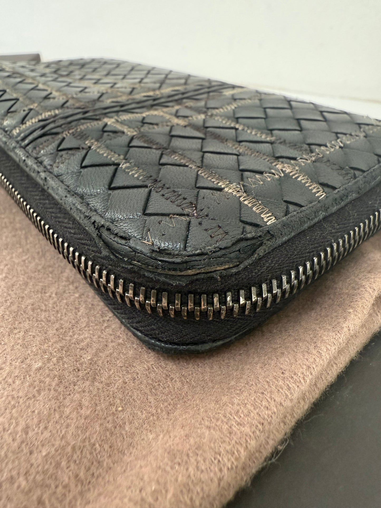 BOTTEGA VENETA Anthracite Black Weave Intrecciato Zip Long Continental Wallet